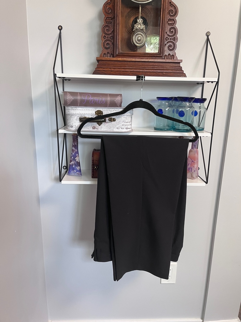 Classic Black men’s dress pants
38/30